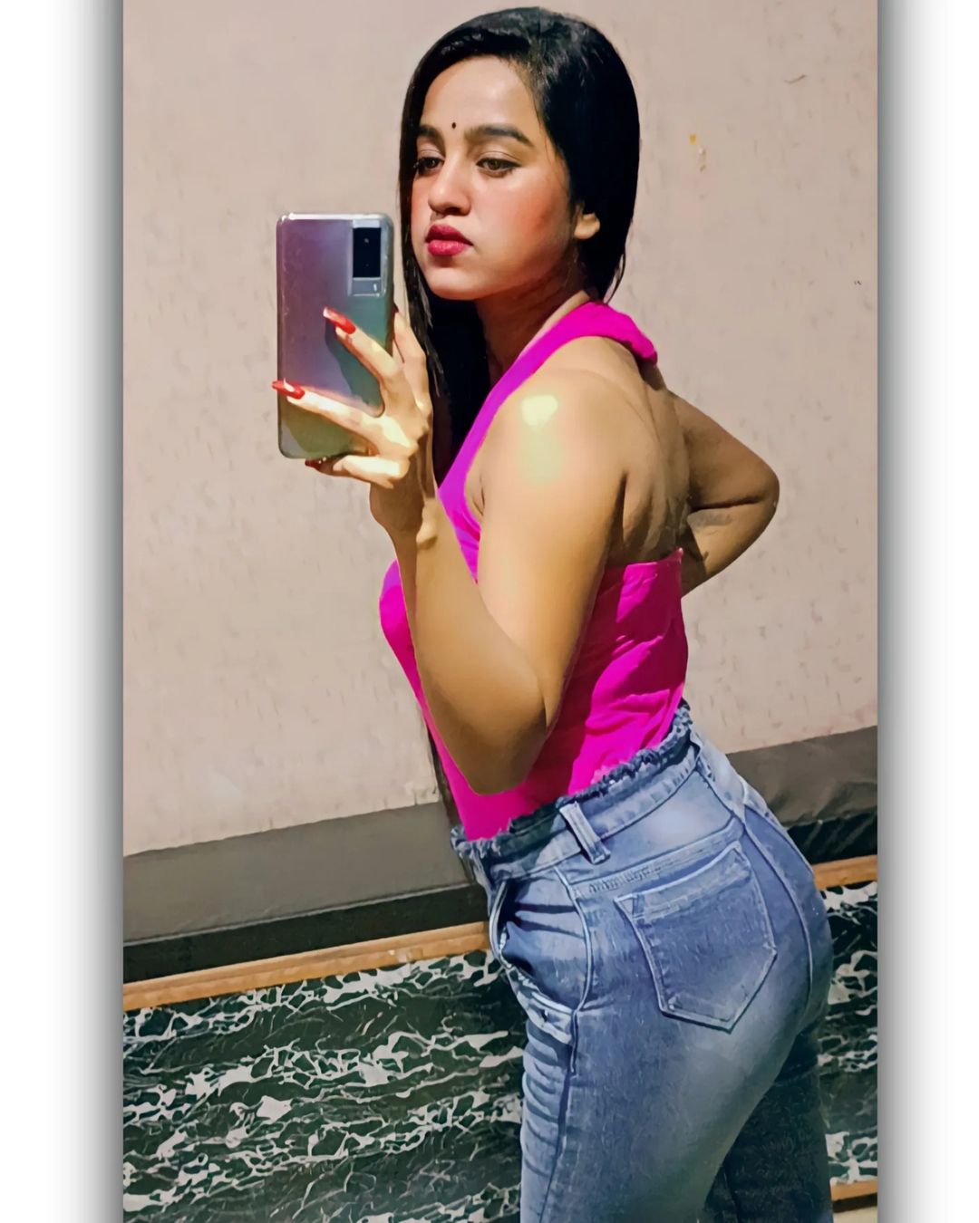 Akriti- The Padhaku Ladki