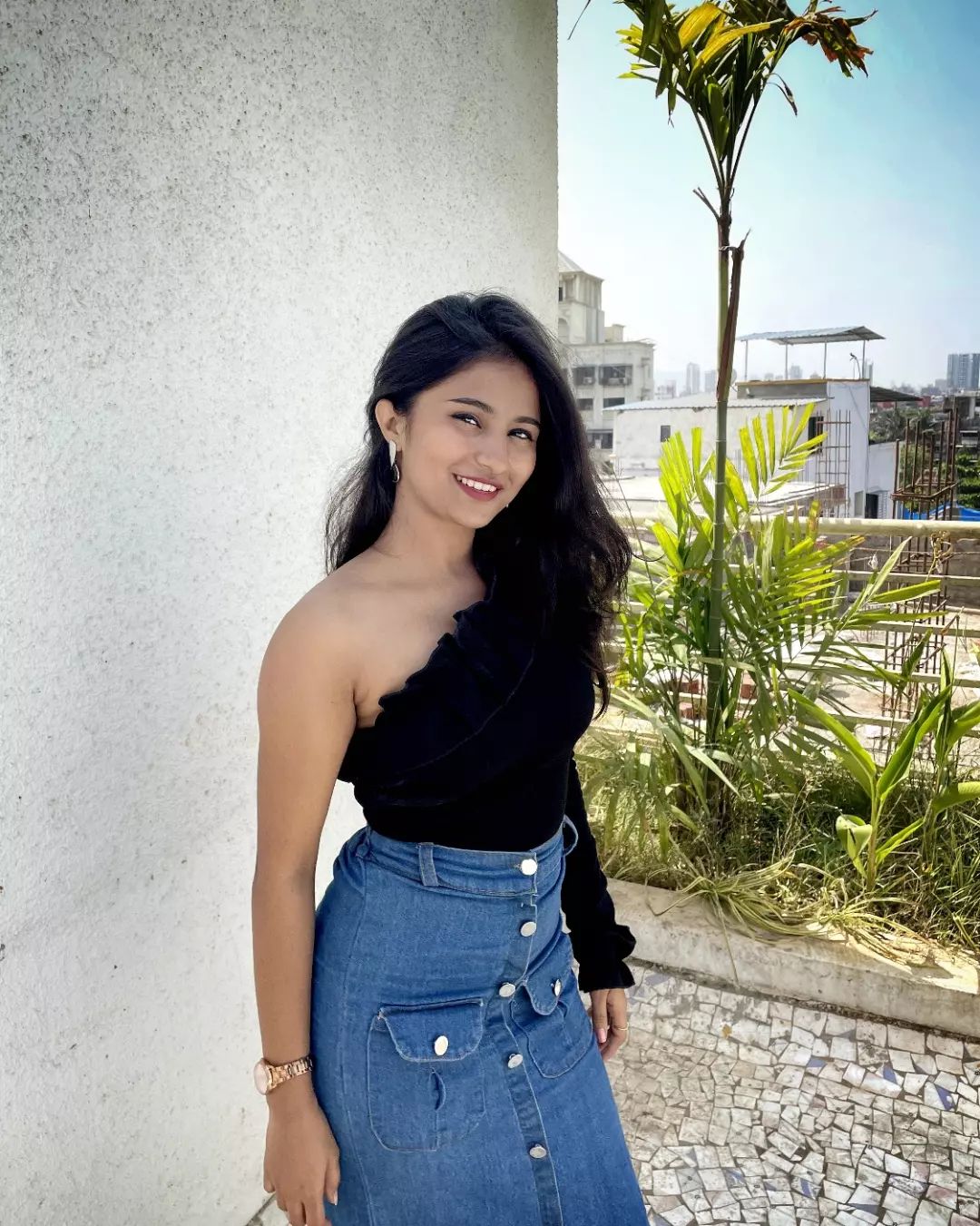 Pranali- Nashik ki hu, Part time dancer