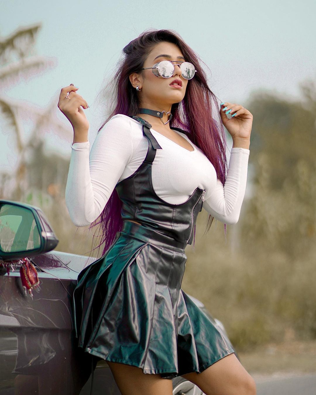 Priya - Sweet nhi teekhi mirch hu main